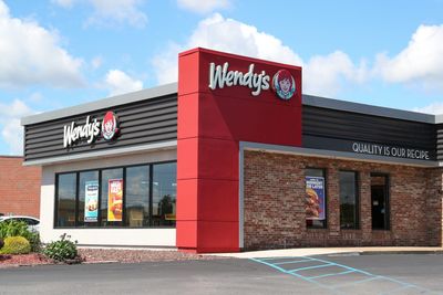 Wendy's takes the fast-food price wars to breakfast