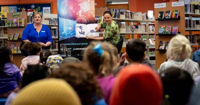 'Quite beautiful': Alone Australia star reads to kids at Dickson library
