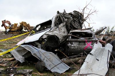 5 dead and nearly 3 dozen hurt in tornadoes that tore through Iowa, officials say