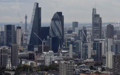 UK Business Growth Dips In May, Early Blow To Sunak