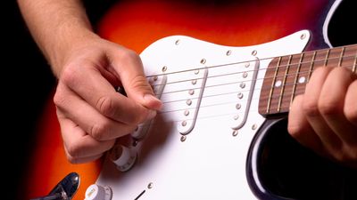 Hybrid picking on guitar: this in-depth lesson will have you playing like a pro in no time