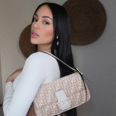 Nabila Tapia's Stunning All-White Look With Chic Accessories