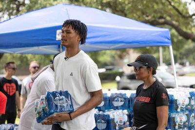 Rockets, Amen Thompson distribute storm relief supplies in Houston