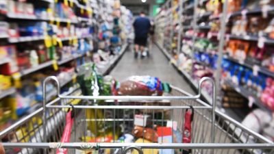 Shoppers face lies, manipulation in supermarket aisles