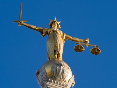 Bid to cut crown court backlog no longer achievable, spending watchdog warns