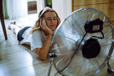 How to Stay Cool Without Air Conditioning: 12 Tips