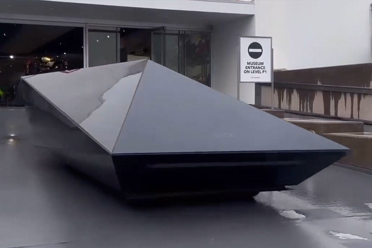 'Yeezy' Tesla Cybertruck, Robotaxi Makes Video…