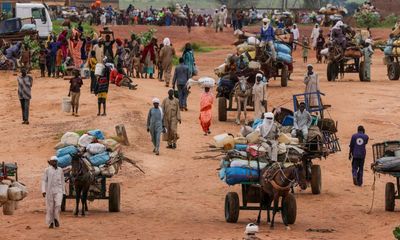 Tens of thousands flee camp in Sudan after attacks by RSF paramilitaries