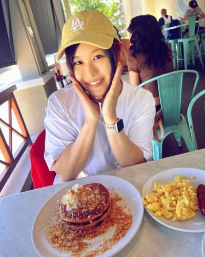 Iyo Sky Enjoys Pancakes And Reflects On Food Memories