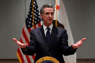 Gavin Newsom signs bill allowing Arizona doctors to conduct abortions in California