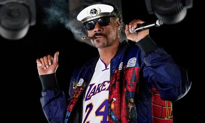 Is Snoop Dogg’s memorabilia auction a model for cash-hungry music stars?