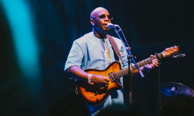 Vieux Farka Touré review – Hendrix of the Sahara goes his own way