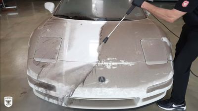 Watch This Moldy Acura NSX Gets Its First Wash in 22 Years