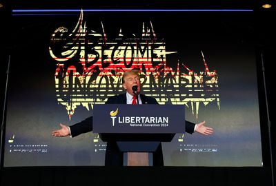 Trump negs booing Libertarians