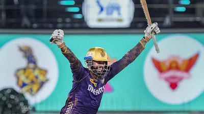 'Left-handed middle-order batter who can bowl a few overs, it's icing on the cake': Sunil Gavaskar lauds Venkatesh Iyer