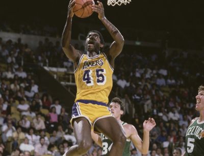 On this day: Fitch resigns; Lakers crushed in Game 1 of ’85 NBA Finals