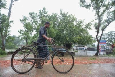 Cyclone Remal Hits Bangladesh And India, Causes Flooding And Damage