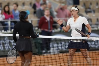 Swiatek And Sinner Shine In French Open Opening Matches