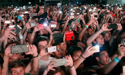 Concerts ruined by selfish people using their phones