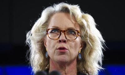 ABC denies holding emergency talks after Laura Tingle’s ‘racist country’ comments criticised in Murdoch press