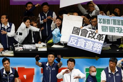 Taiwan’s parliament passes bill pushing pro-China changes