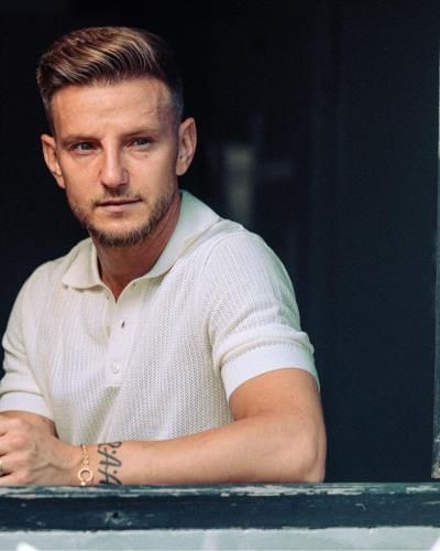 Ivan Rakitic: Stylish And Elegant In White Polo Outfit