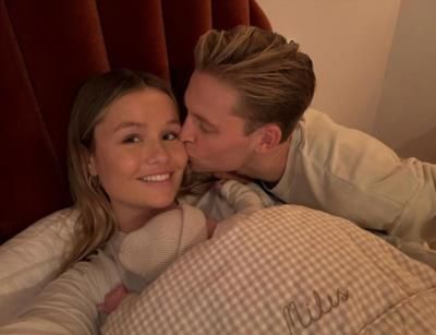 Frenkie De Jong's Loving Gesture: A Kiss For His Wife