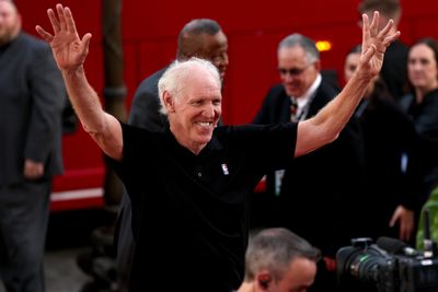 The profound way Bill Walton watched sports is the exact way everyone should do it