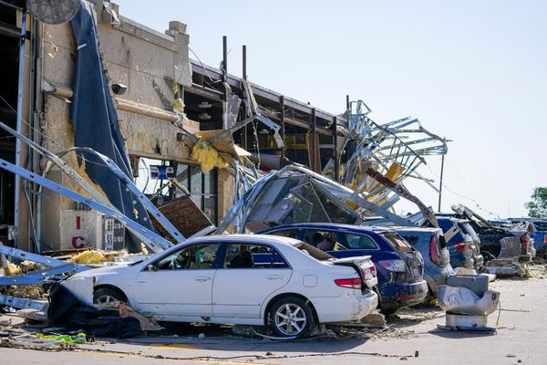 Holiday weekend brings record heat to Florida and deadly storms to Texas