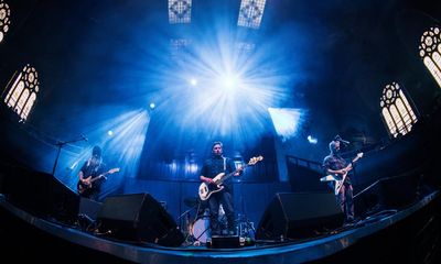 Duster review – indie rockers impress amid unlikely TikTok renaissance