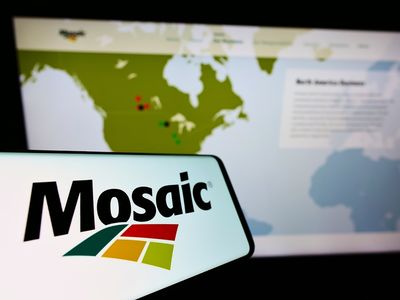 Mosaic Company Stock: Is Wall Street Bullish or Bearish?