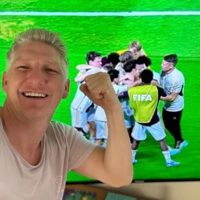 Bastian Schweinsteiger's Enthusiastic Celebration Of His Favorite Football Team