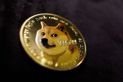 Floki, Dogwifhat, and Pepe lead memecoin rally alongside Ethereum ETF approvals
