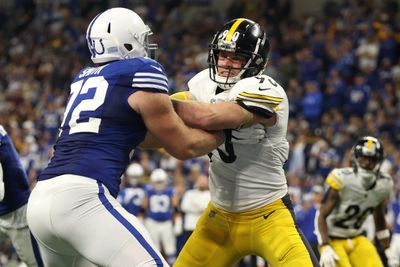 Where does Colts Braden Smith rank among PFF’s list of top OTs?