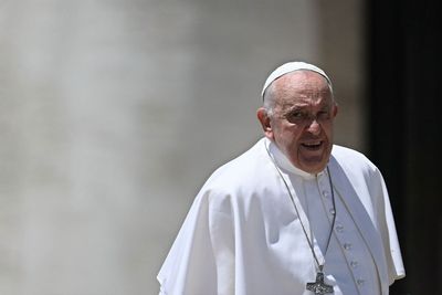 Vatican sorry for Pope Francis gay slur