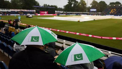 Bad weather hits England and Pakistan's T20 World Cup preparations