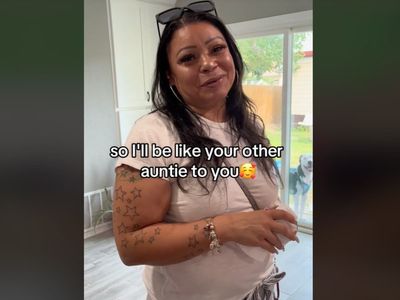 Woman extends gender reveal party invitation to boyfriend’s ex-wife who leaves sweet message for baby