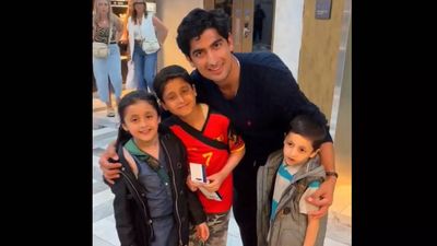 'Yeh Babar Azam ka hai?': Naseem Shah steps up for disappointed fan, signs autograph on behalf of Pakistan captain - Watch