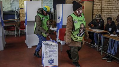 Divided South Africans vote in tight elections that could end ANC dominance