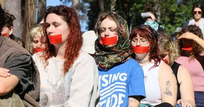 Students call on university to 'cut ties' in Palestinian snap rally