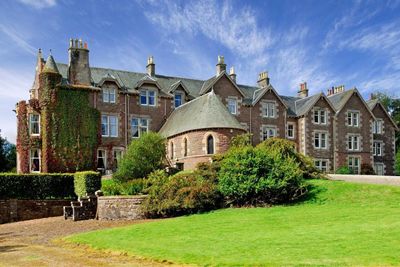 'Luxurious' island hotel named Scotland's top 'romantic spa break'