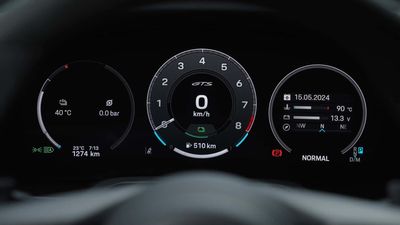 The New Porsche 911 Loses Its Analog Tachometer