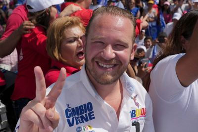 Violence clouds the last day of campaigning in Mexico's elections