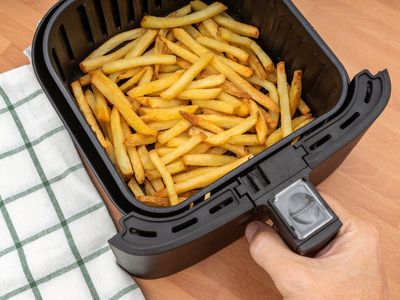 Perfectly crispy air fryer French fries recipe