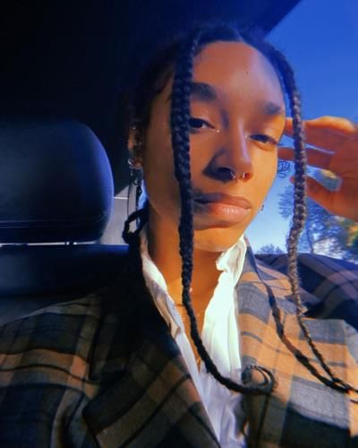 Lianne La Havas: Radiant Selfie Reflecting Musical Artistry