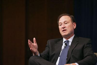 Alito: Wife "refused" to take down flag