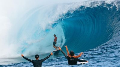 Ewing duel looms as swell arrives, Tahiti Pro delivers
