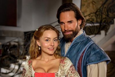 Sebastián Rulli and Angelique Boyer discuss 'Diana Salazar' scenes, paranormal experiences - Interview