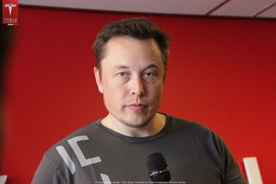 Ex Tesla Employee Paints A Positive Picture Of Elon Musk, Says The CEO Doesn't Force Them To Work Extra Hours