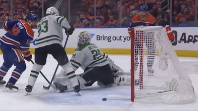 Jake Oettinger's Dropped Stick Denied Oilers Goal in Jaw-Dropping Fashion